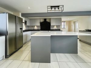 Kitchen- click for photo gallery